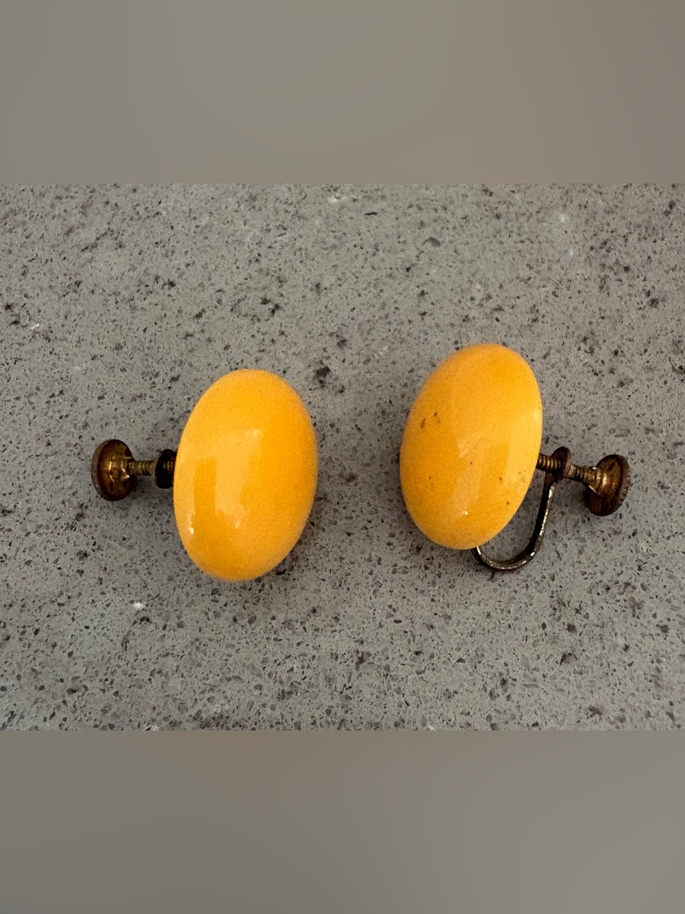 Bakelite egg yolk VTG clip on earrings 1940’s